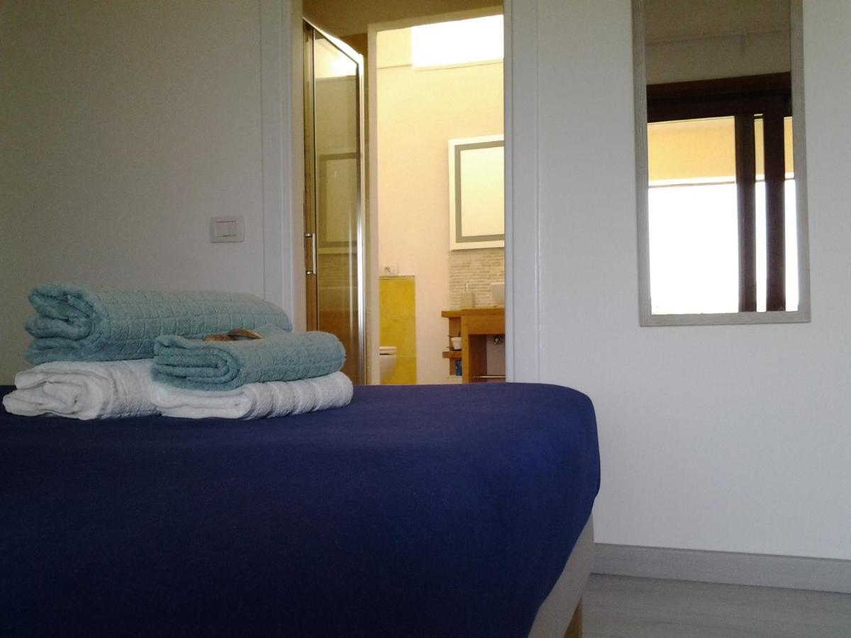 Frina Di Mari B&B San Teodoro  Kültér fotó