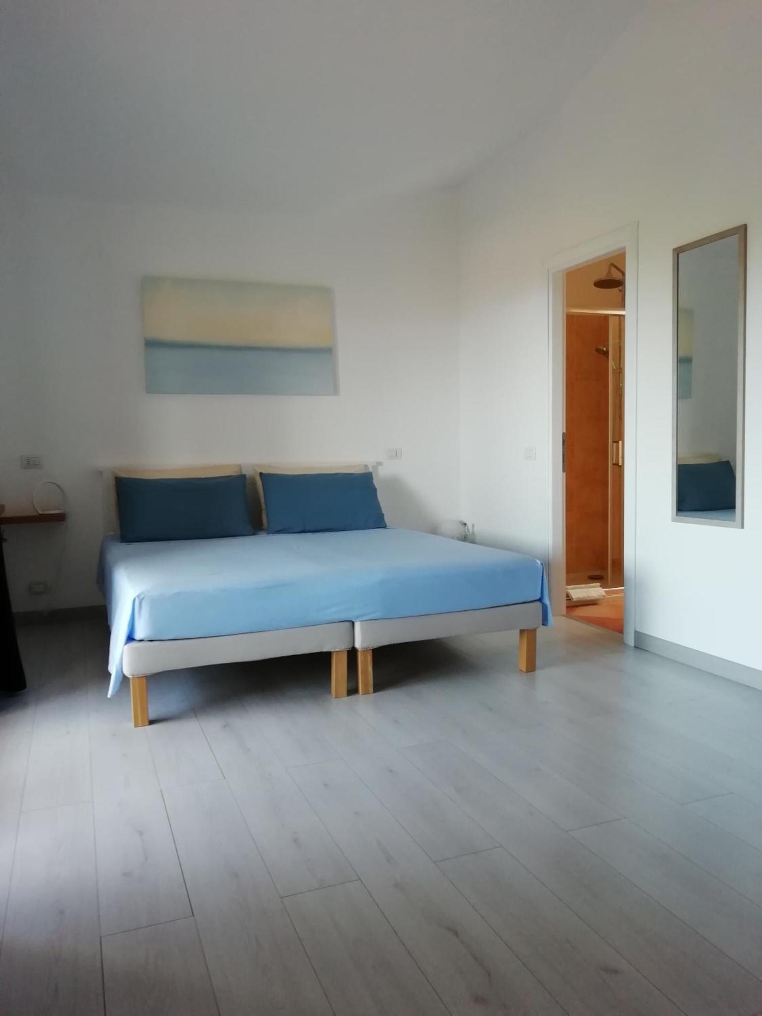 Frina Di Mari B&B San Teodoro  Szoba fotó